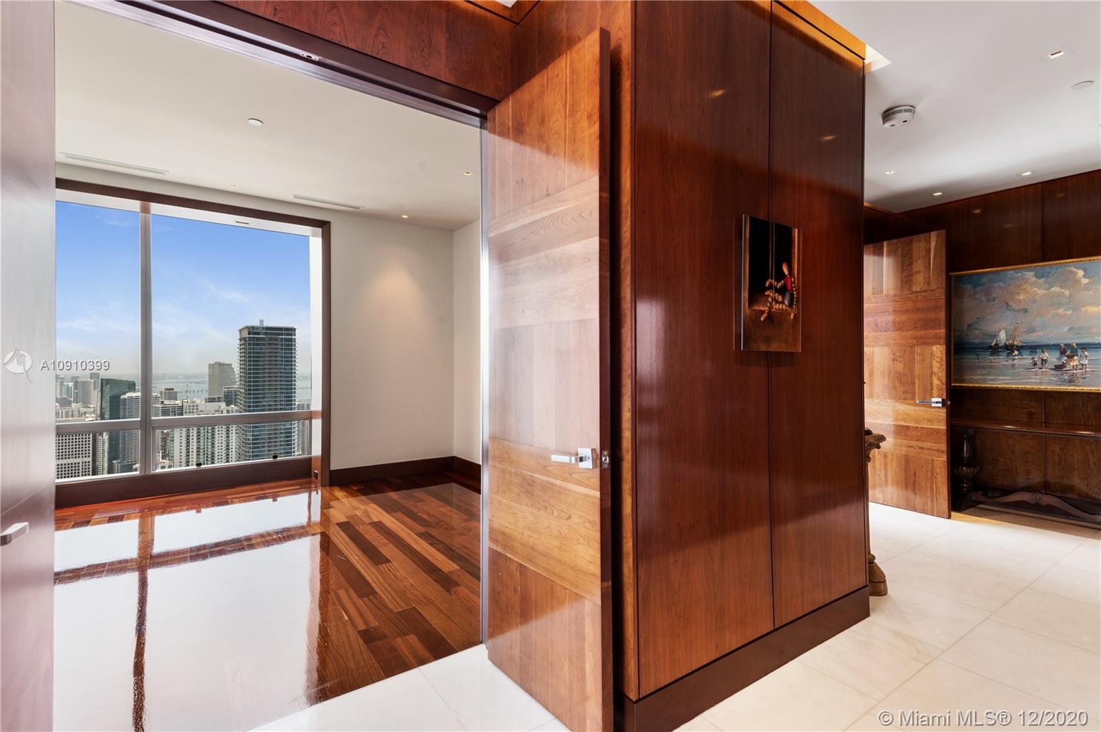 Four Seasons Residence - Residential