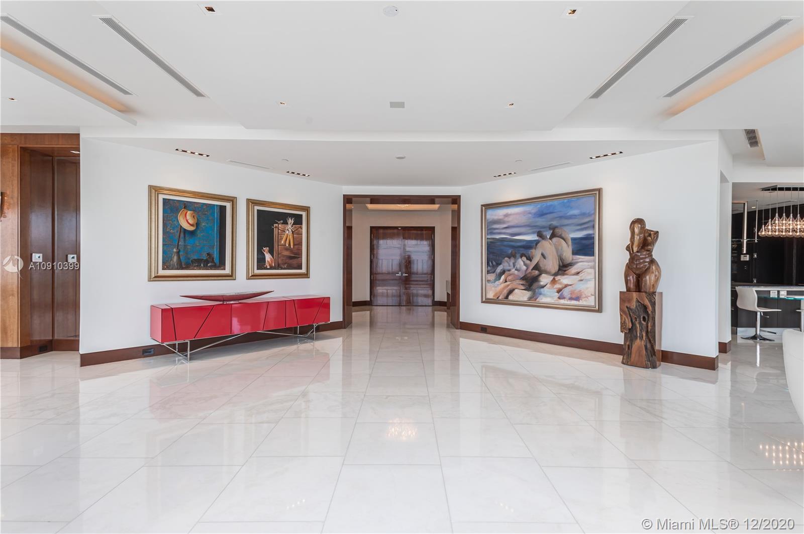 Four Seasons Residence - Residential