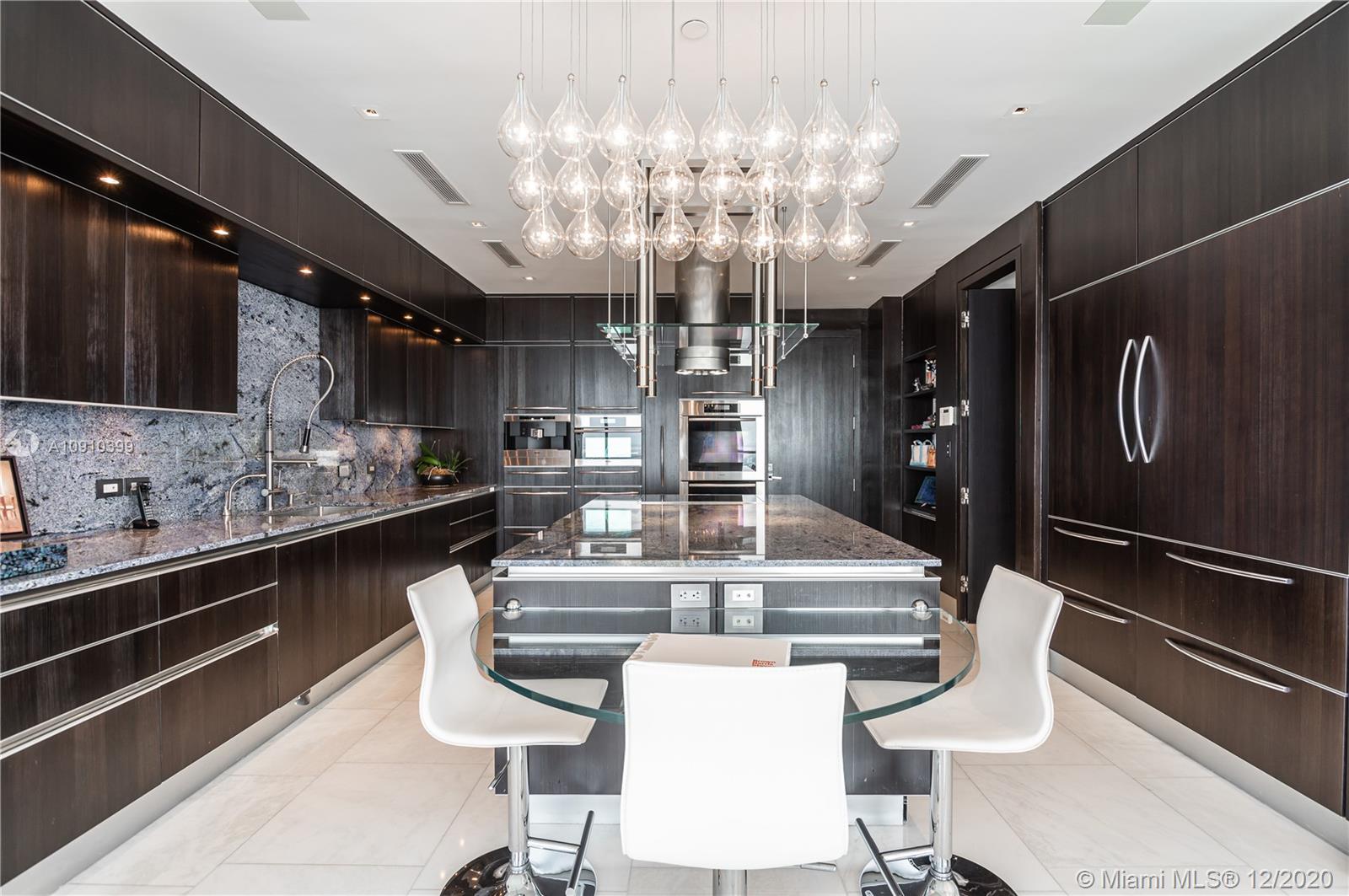 Four Seasons Residence - Residential