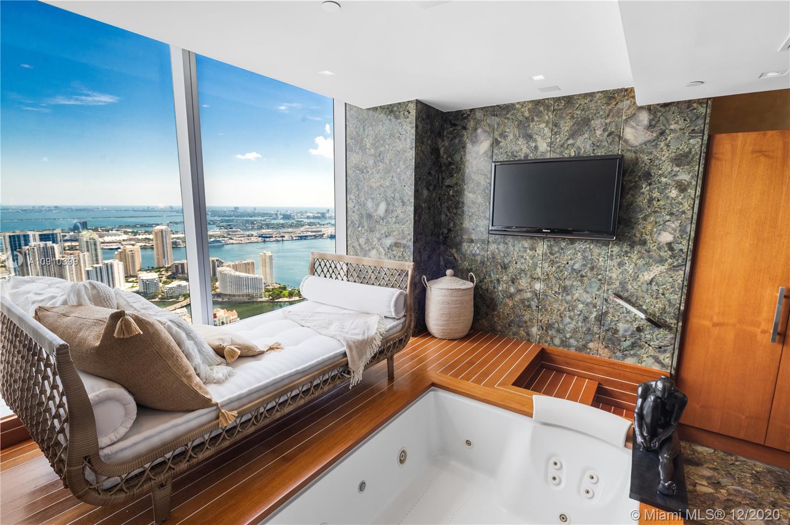 Four Seasons Residence - Residential