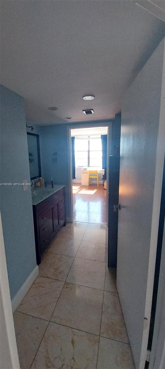 BRICKELL BAY CLUB CONDO - Residential