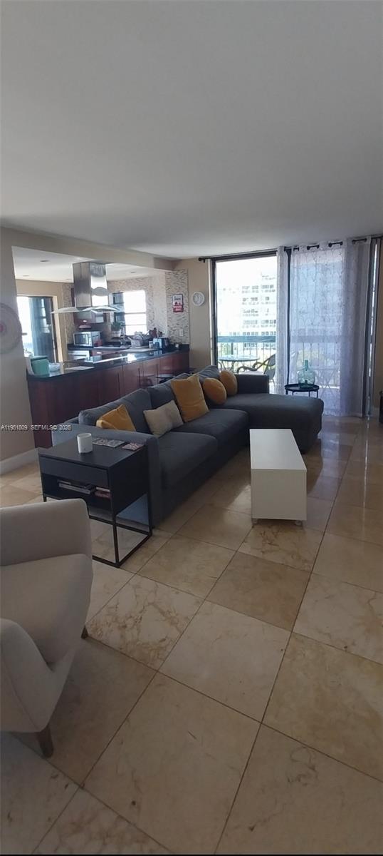 BRICKELL BAY CLUB CONDO - Residential