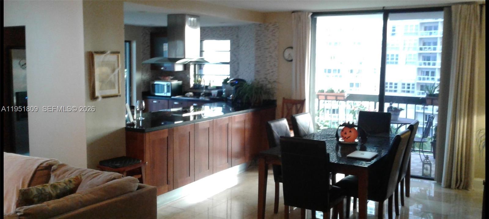 BRICKELL BAY CLUB CONDO - Residential