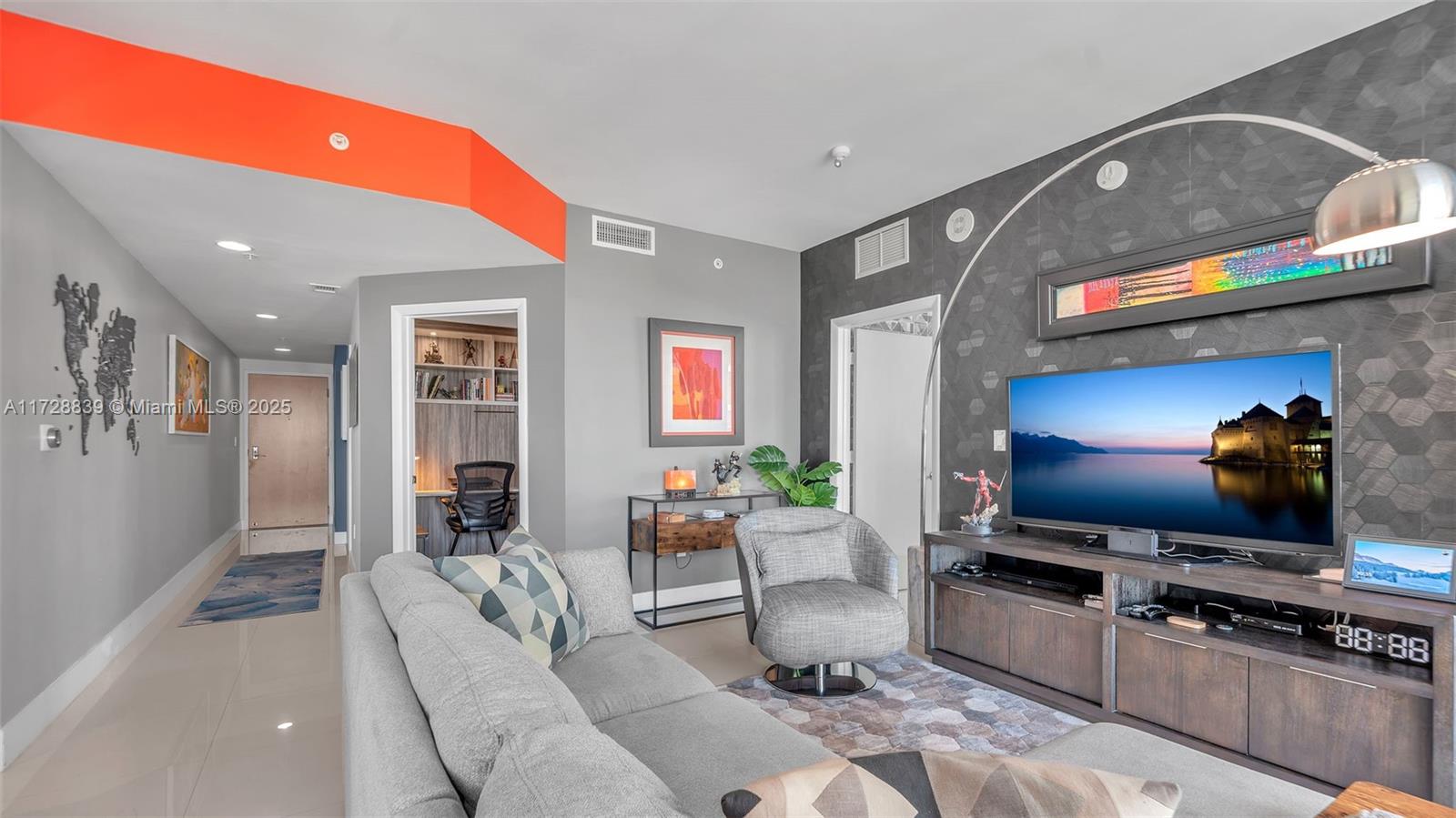 VIZCAYNE NORTH CONDO - Residential