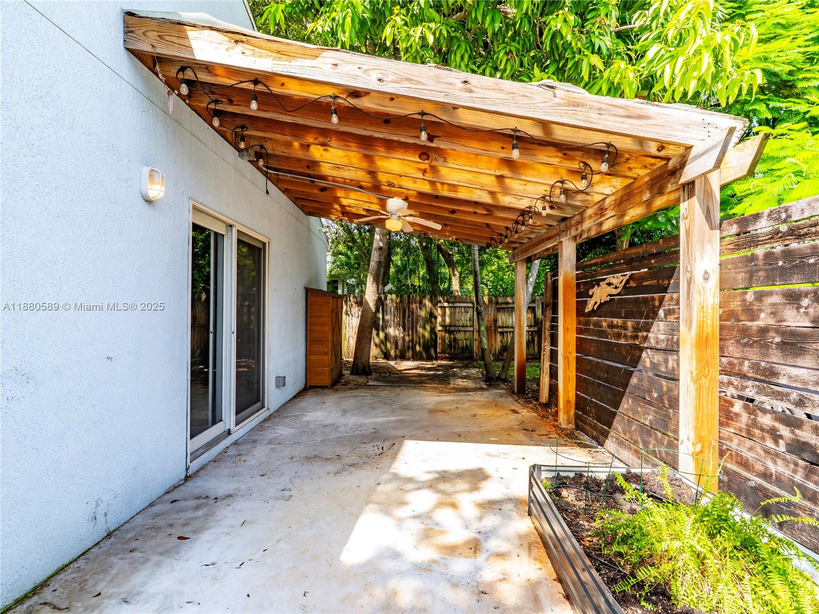 OAKLAND PARK SECOND ADD - Residential Lease