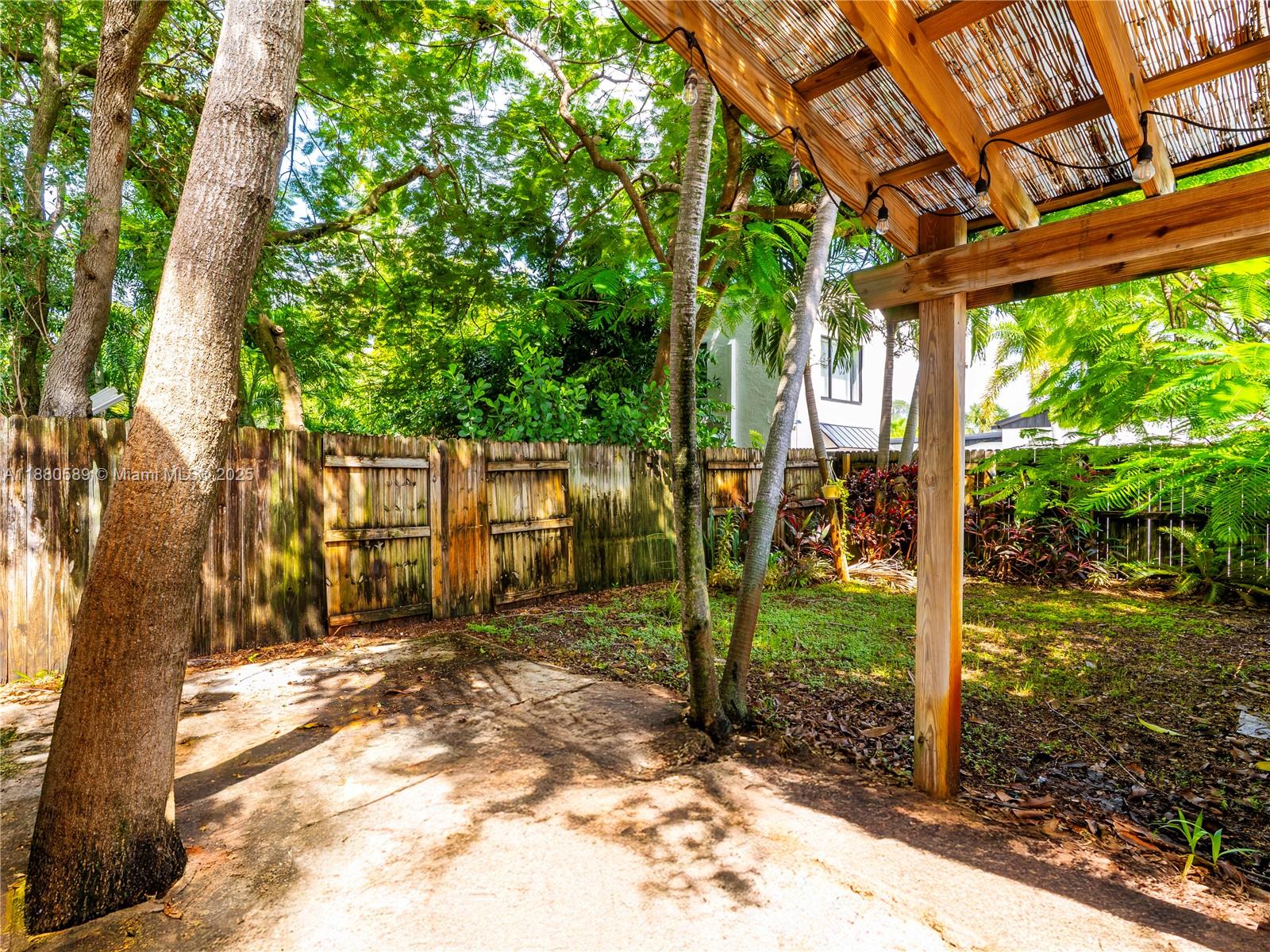 OAKLAND PARK SECOND ADD - Residential Lease