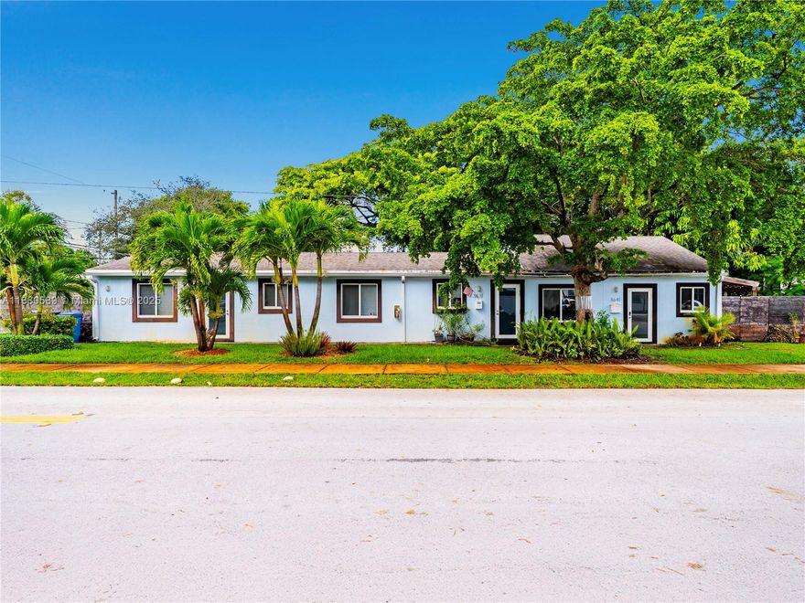 Charming 2 bed, 2 bath recently updated unit located in the highly desirable Oakland Park neighborhood. Spacious backyard perfect for entertaining guest. Located near amazing shops, restaurants, parks, and just ten minutes away from the beach. A MUST SEE!
