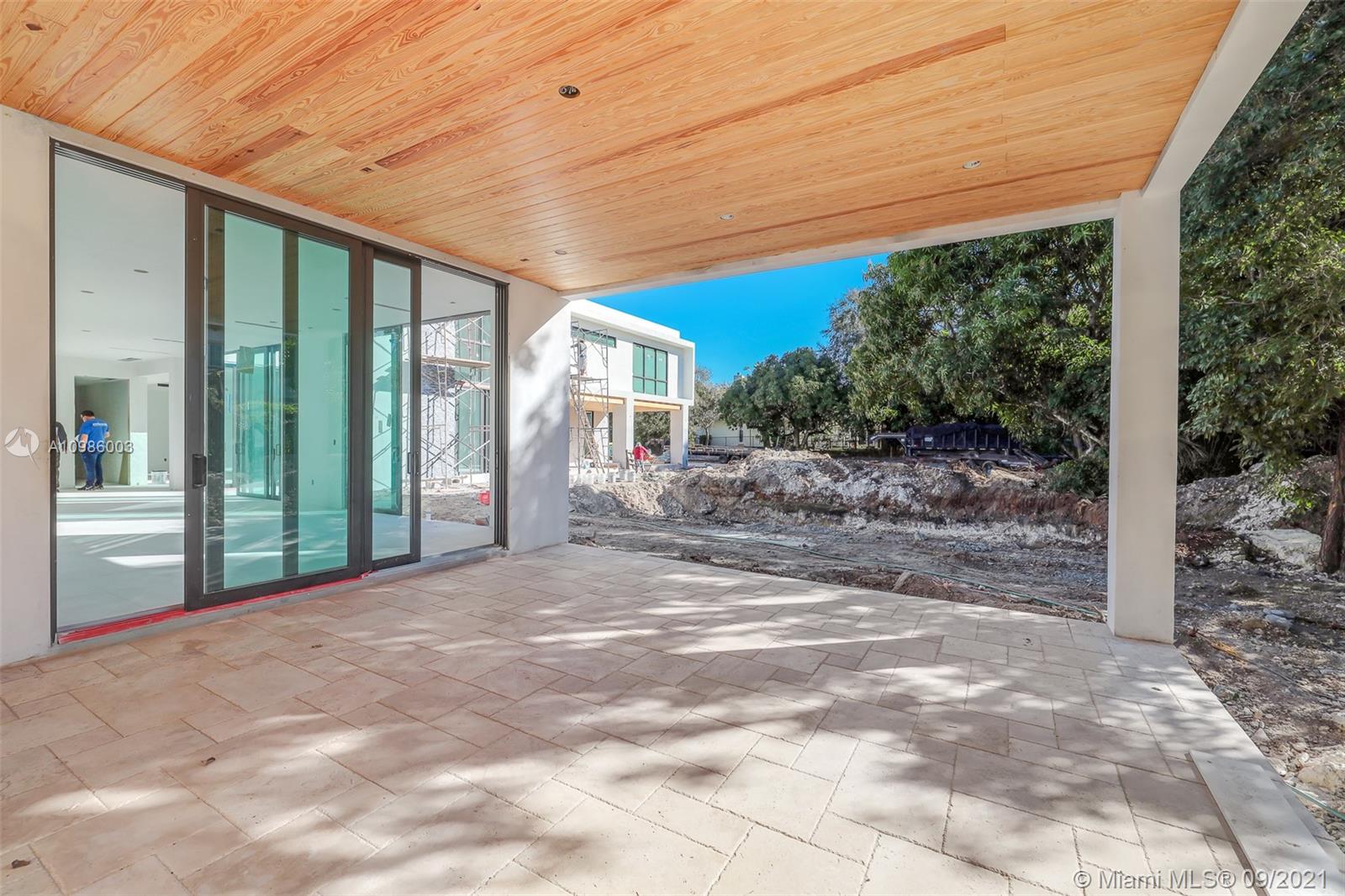 TOWN & RANCH ESTS - Residential