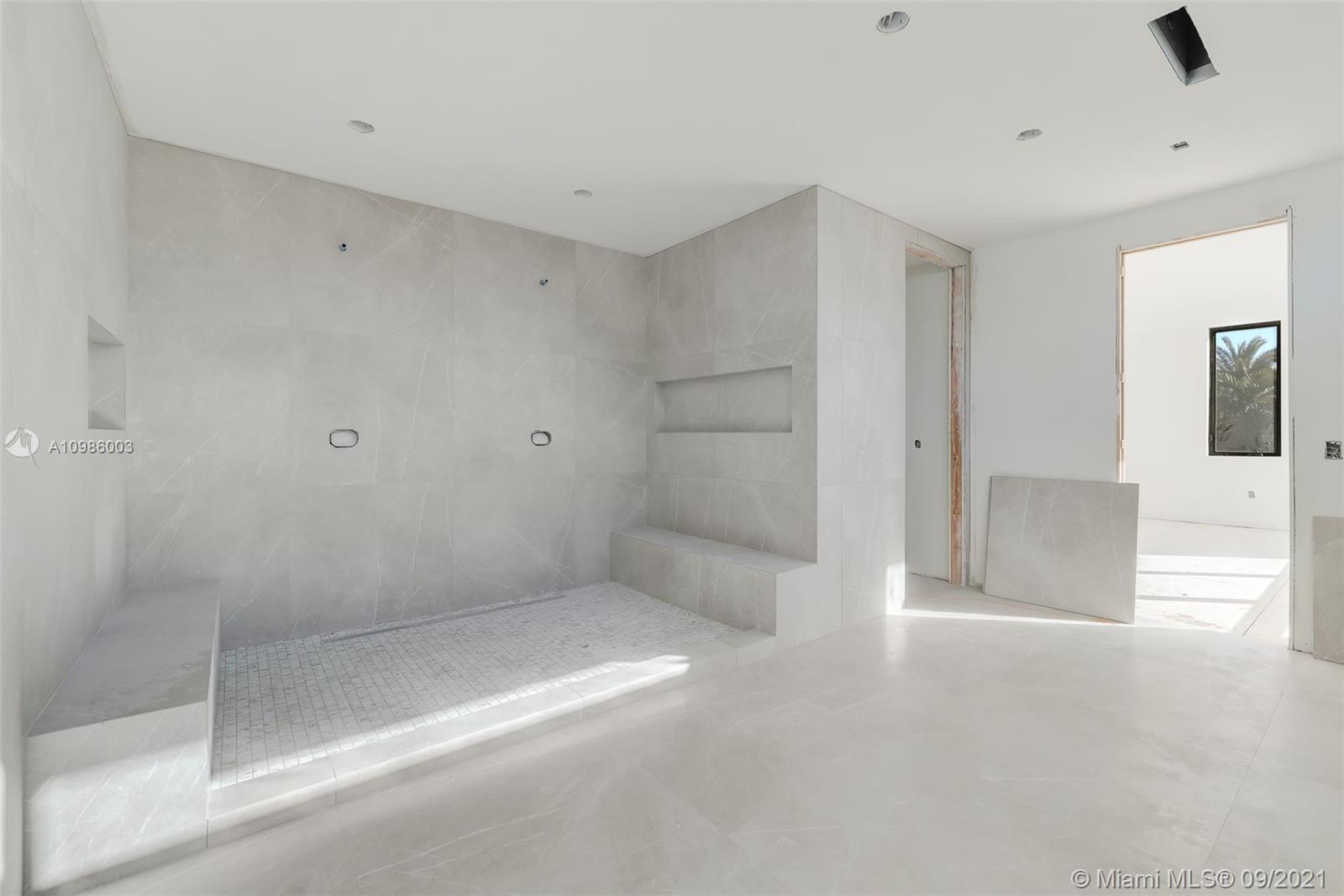 TOWN & RANCH ESTS - Residential