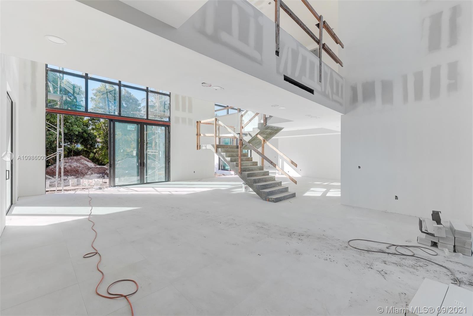 TOWN & RANCH ESTS - Residential