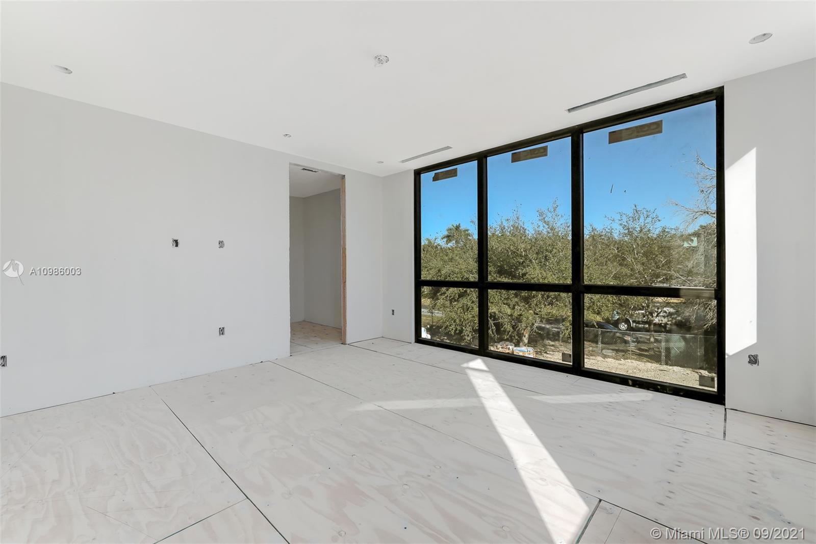 TOWN & RANCH ESTS - Residential