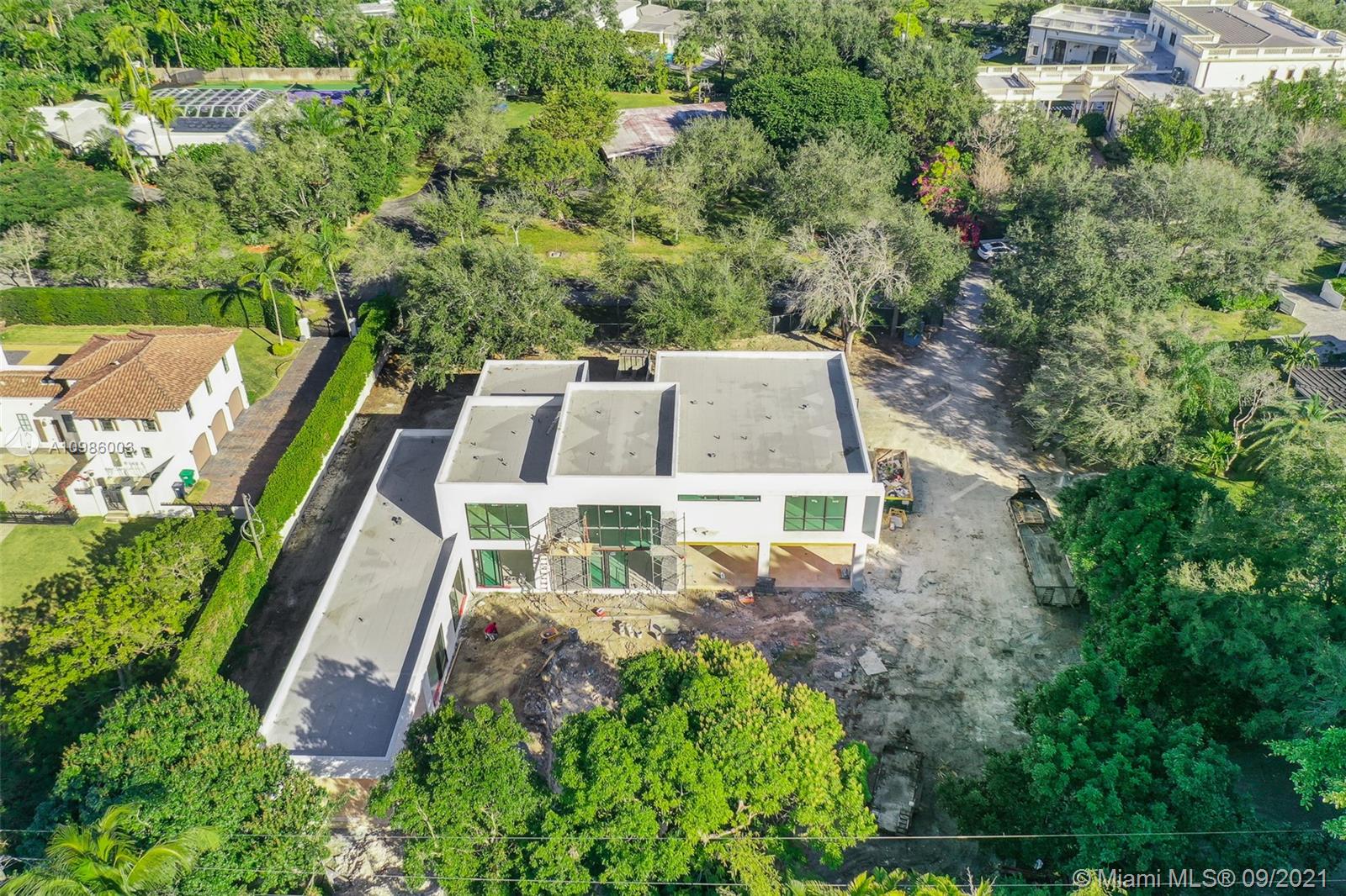 TOWN & RANCH ESTS - Residential