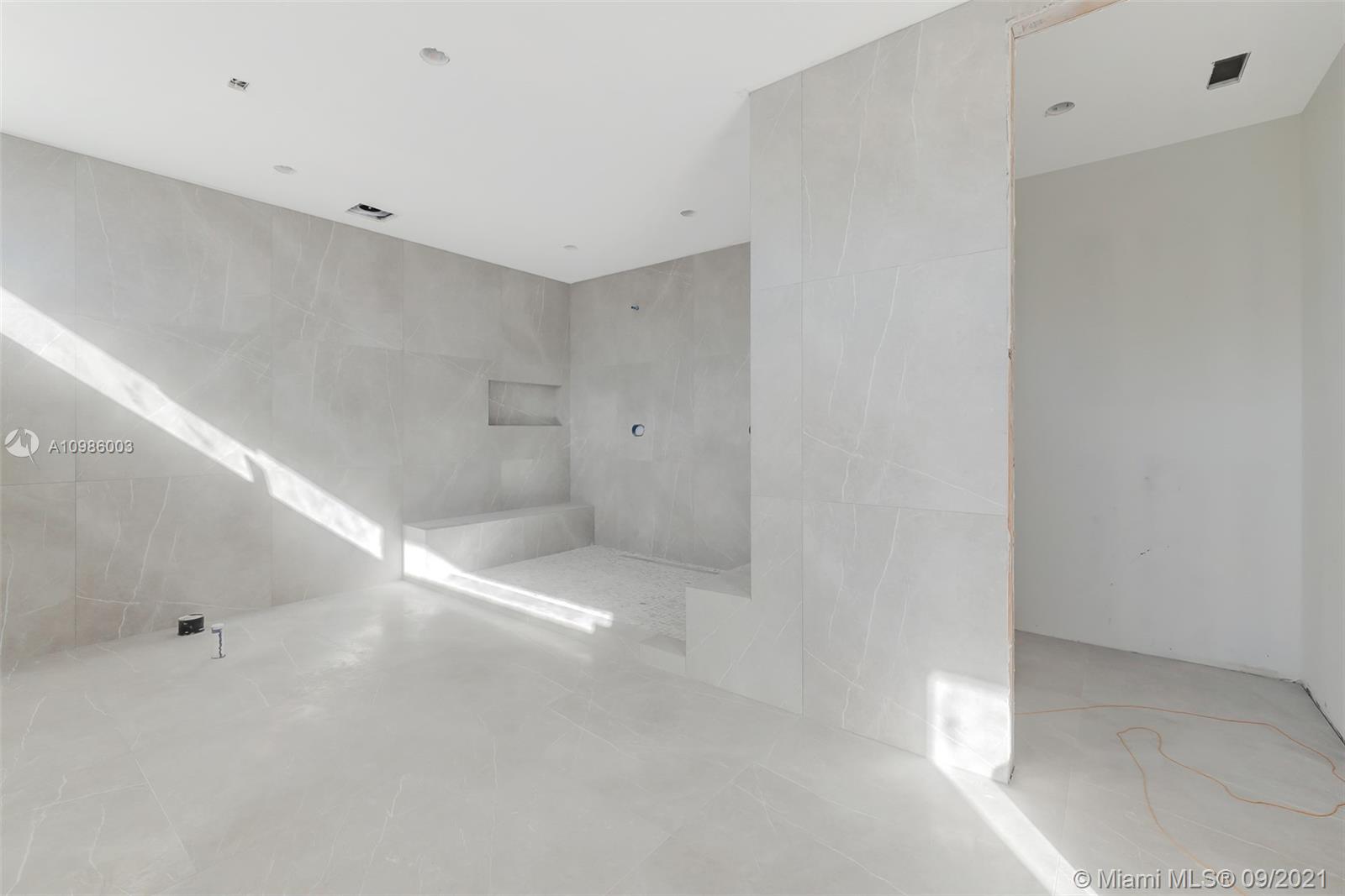 TOWN & RANCH ESTS - Residential