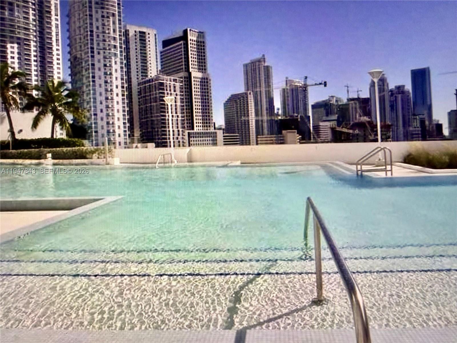 WIND CONDO - Residential