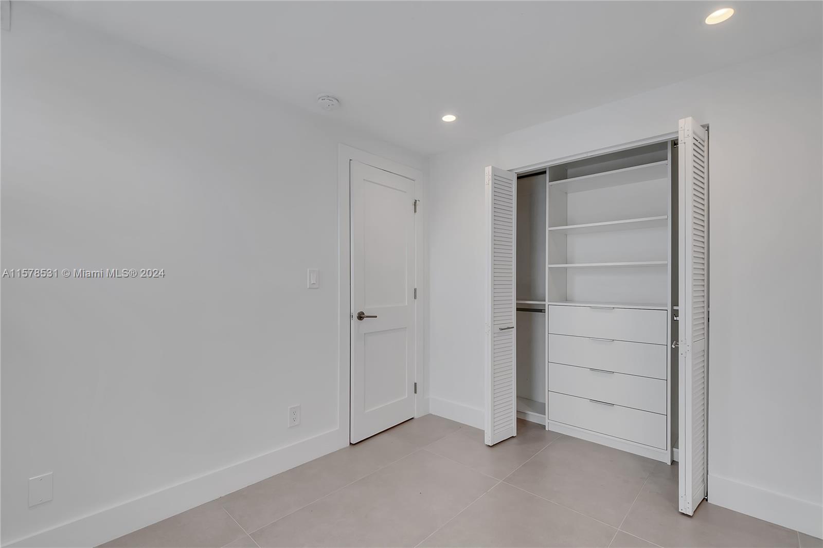 GALEN DRIVE CONDO APTS - Residential Lease