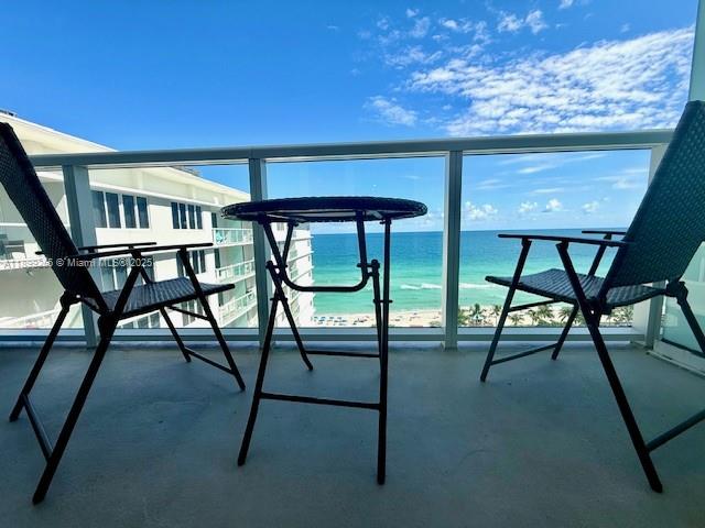 THE AVENTURA BEACH CLUB CO - Residential