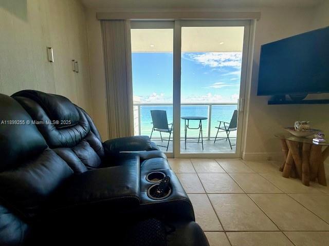 THE AVENTURA BEACH CLUB CO - Residential