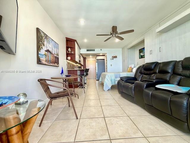 THE AVENTURA BEACH CLUB CO - Residential