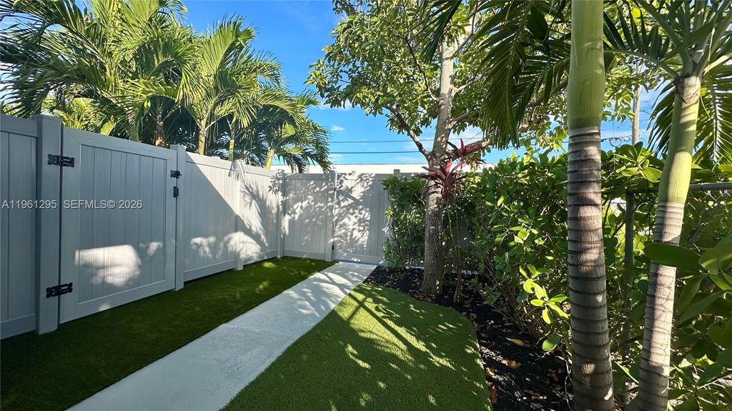 Photo of 1109 NE 6th Ave #1, Fort Lauderdale, FL 33304 (MLS # A11961295)