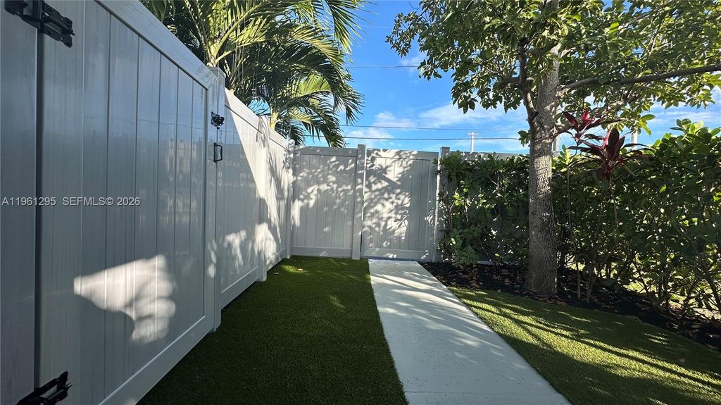 Photo of 1109 NE 6th Ave #1, Fort Lauderdale, FL 33304 (MLS # A11961295)