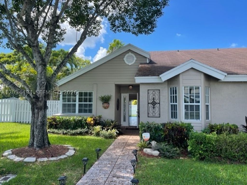 Photo of 11160 SW 11th Pl #11160, Davie, FL 33324 (MLS # A12034494)
