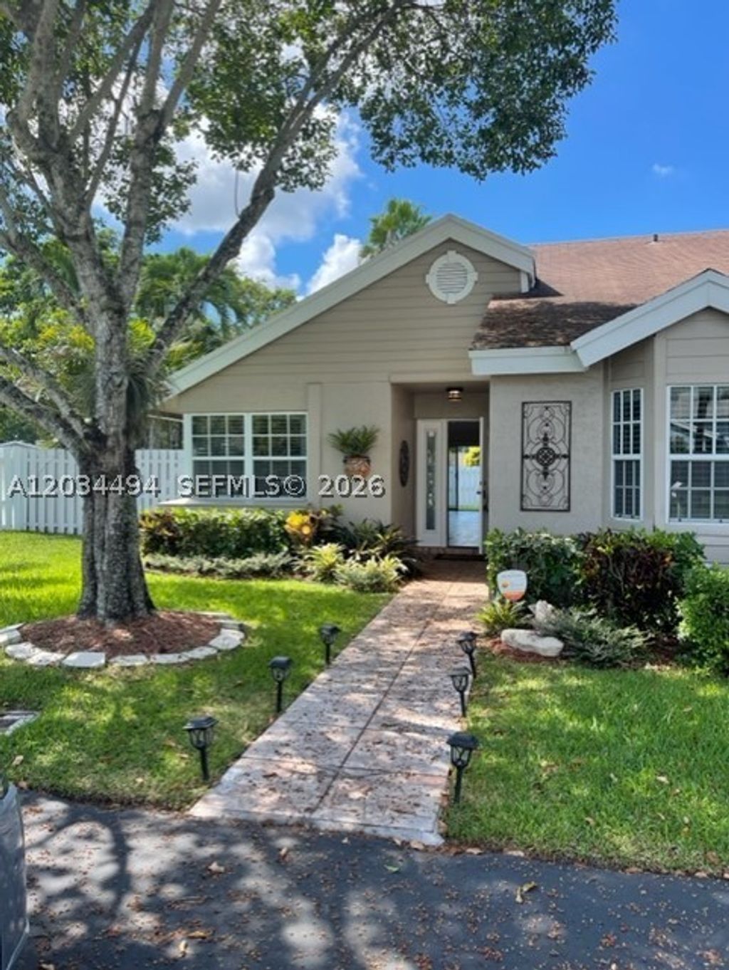 Photo of 11160 SW 11th Pl #11160, Davie, FL 33324 (MLS # A12034494)