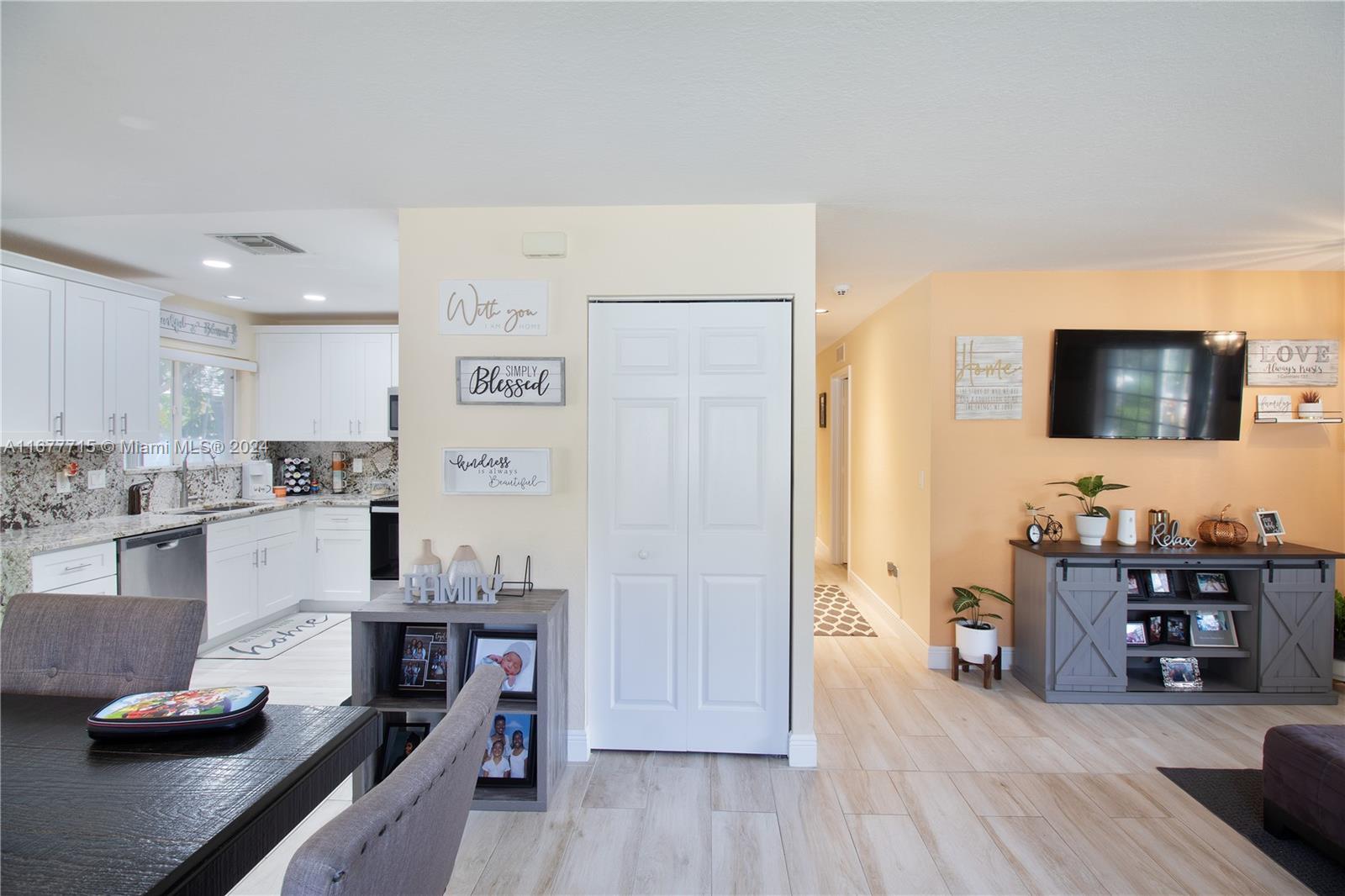 POMPANO SPRINGS REPLAT - Residential