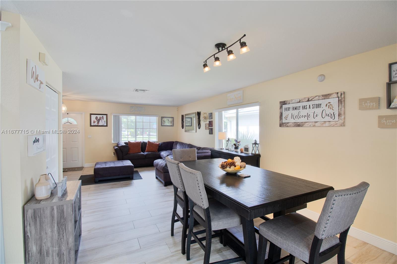 POMPANO SPRINGS REPLAT - Residential