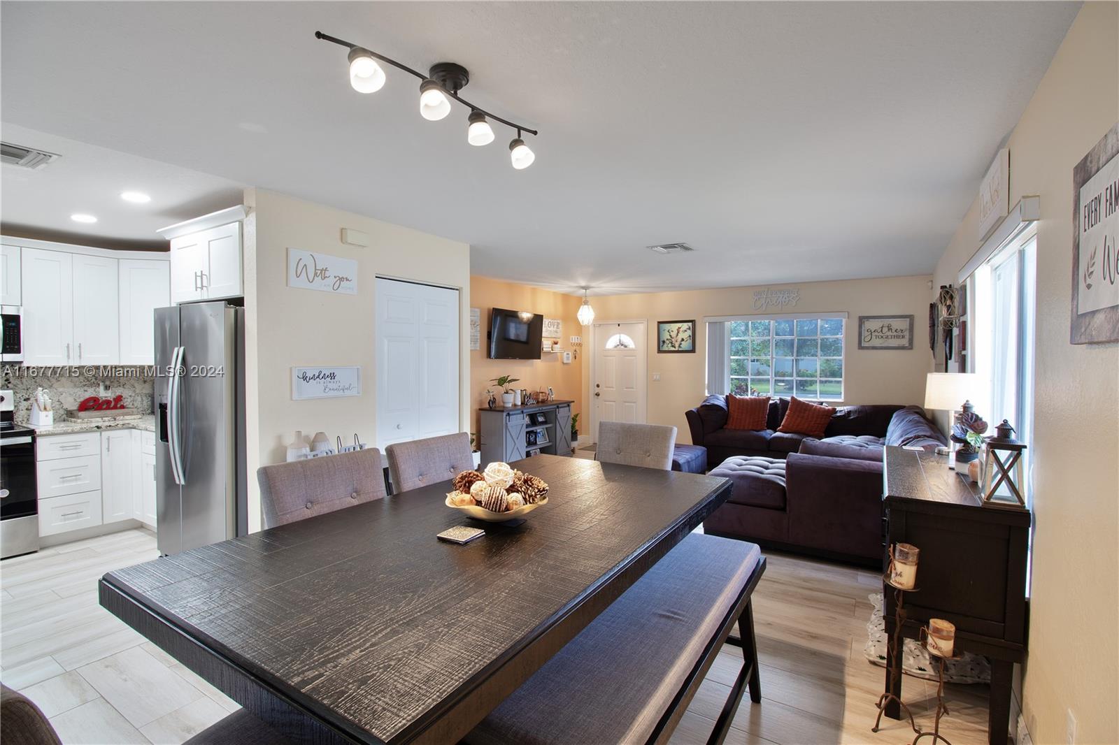 POMPANO SPRINGS REPLAT - Residential