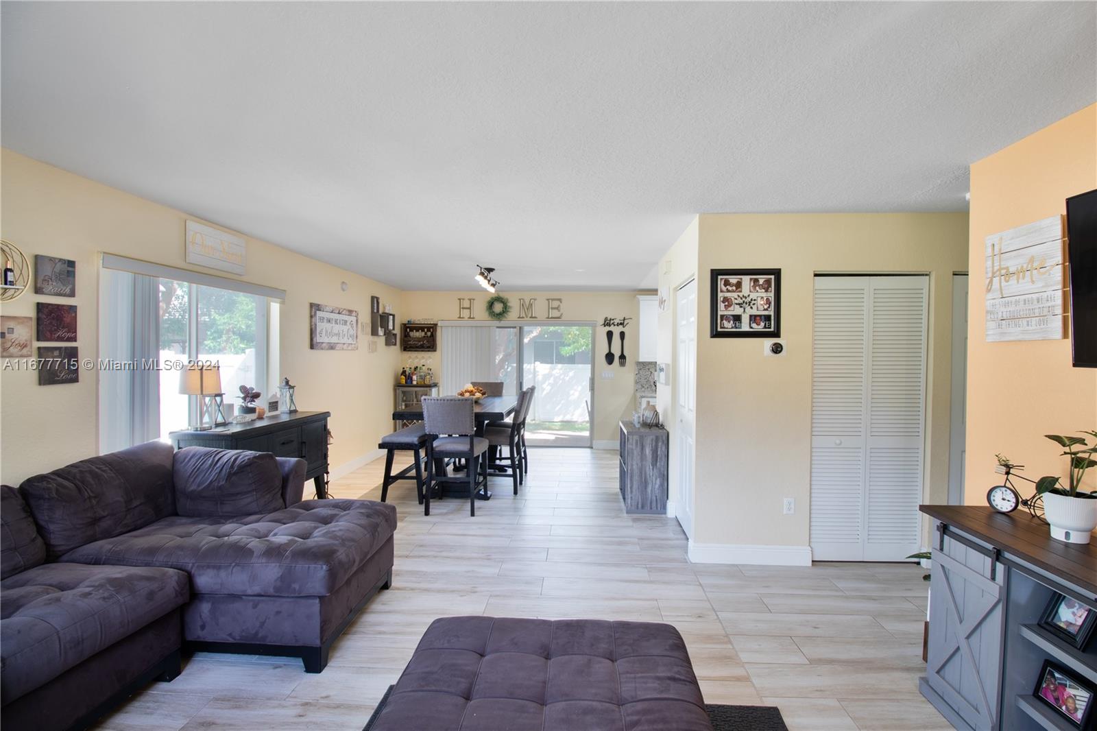 POMPANO SPRINGS REPLAT - Residential