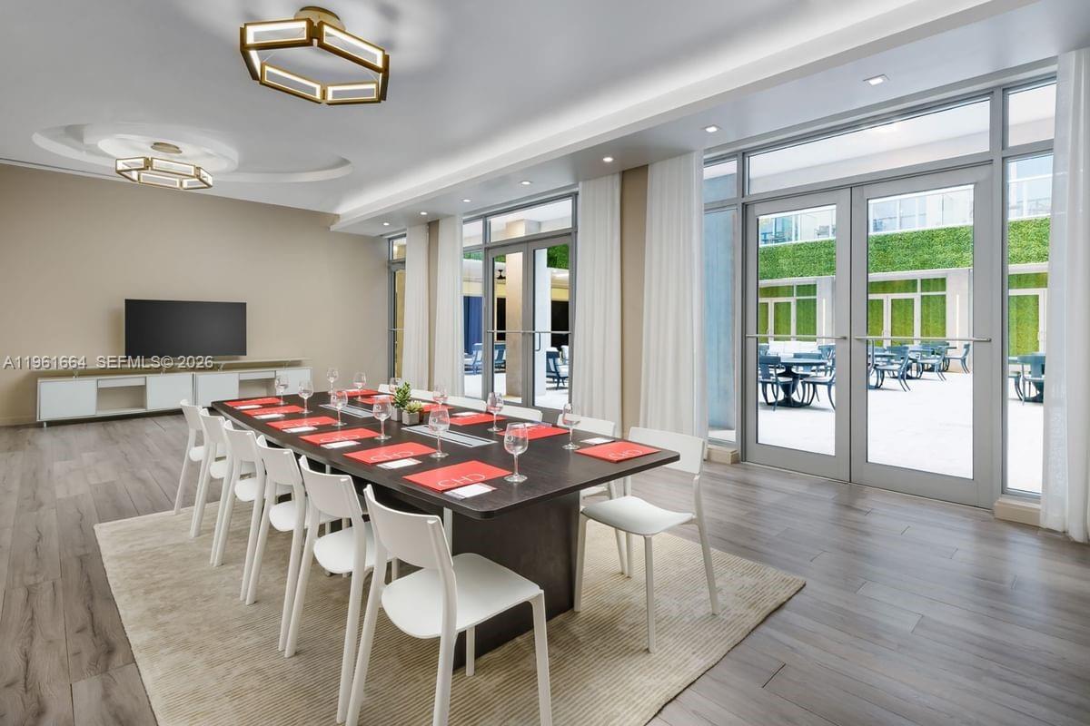 COSTA HOLLYWOOD CONDO - Residential