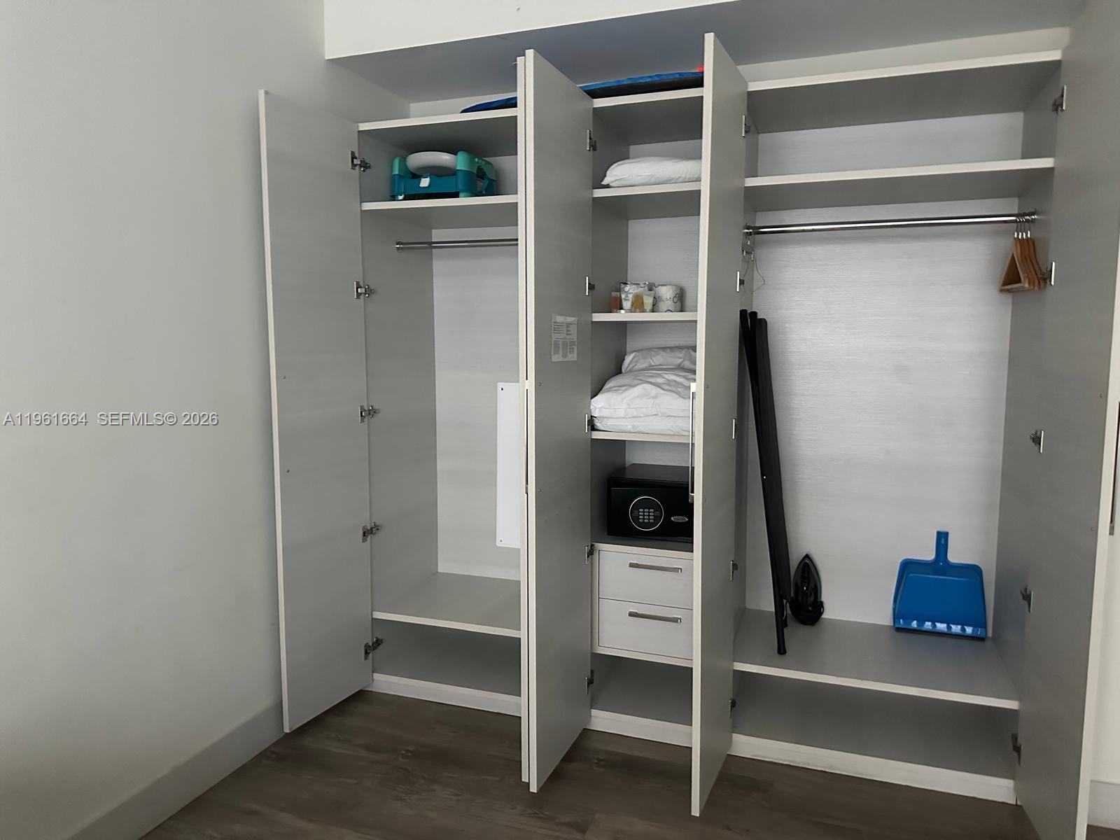 COSTA HOLLYWOOD CONDO - Residential