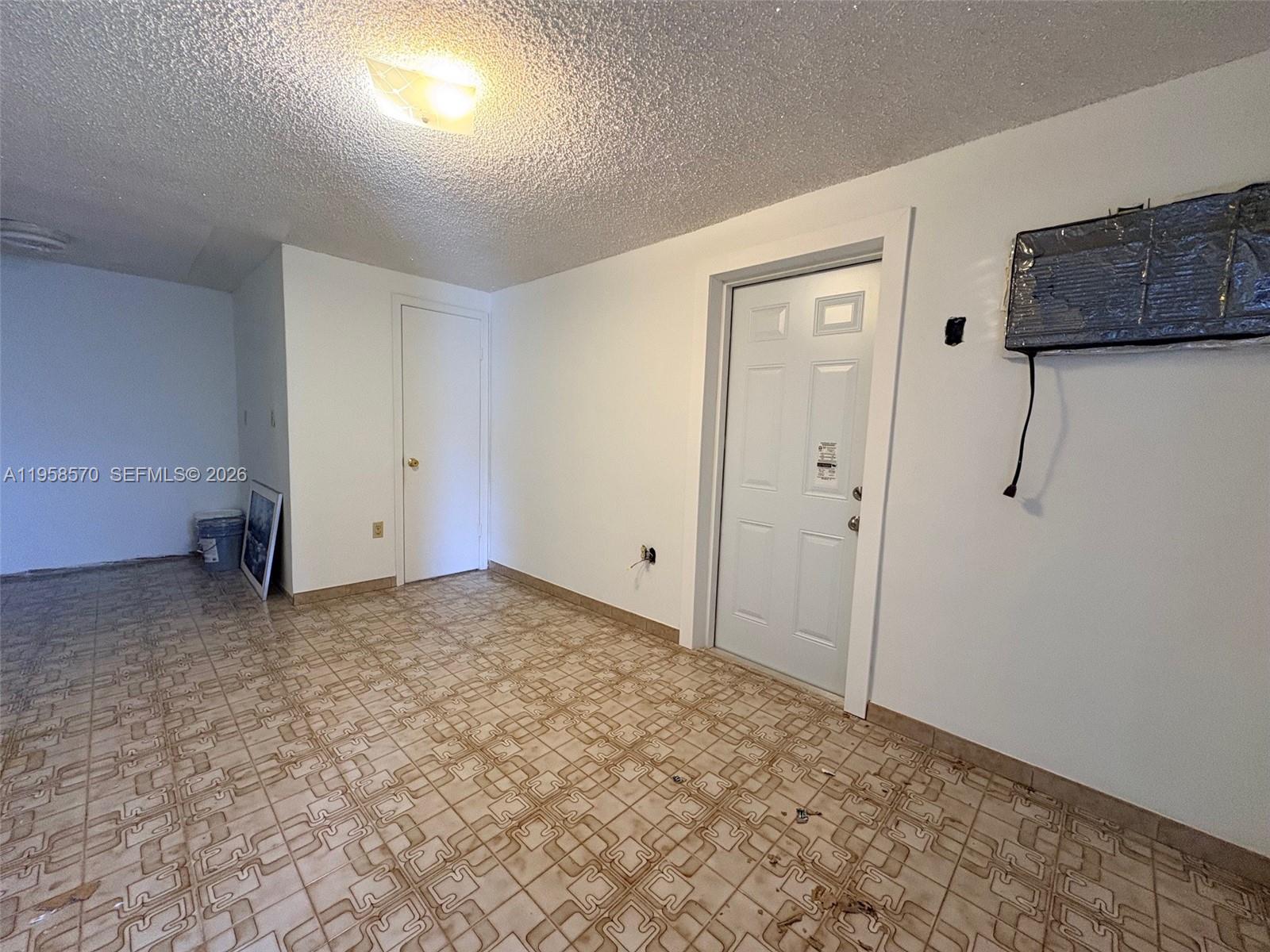HIALEAH 13TH ADDN AMD PL - Residential Lease