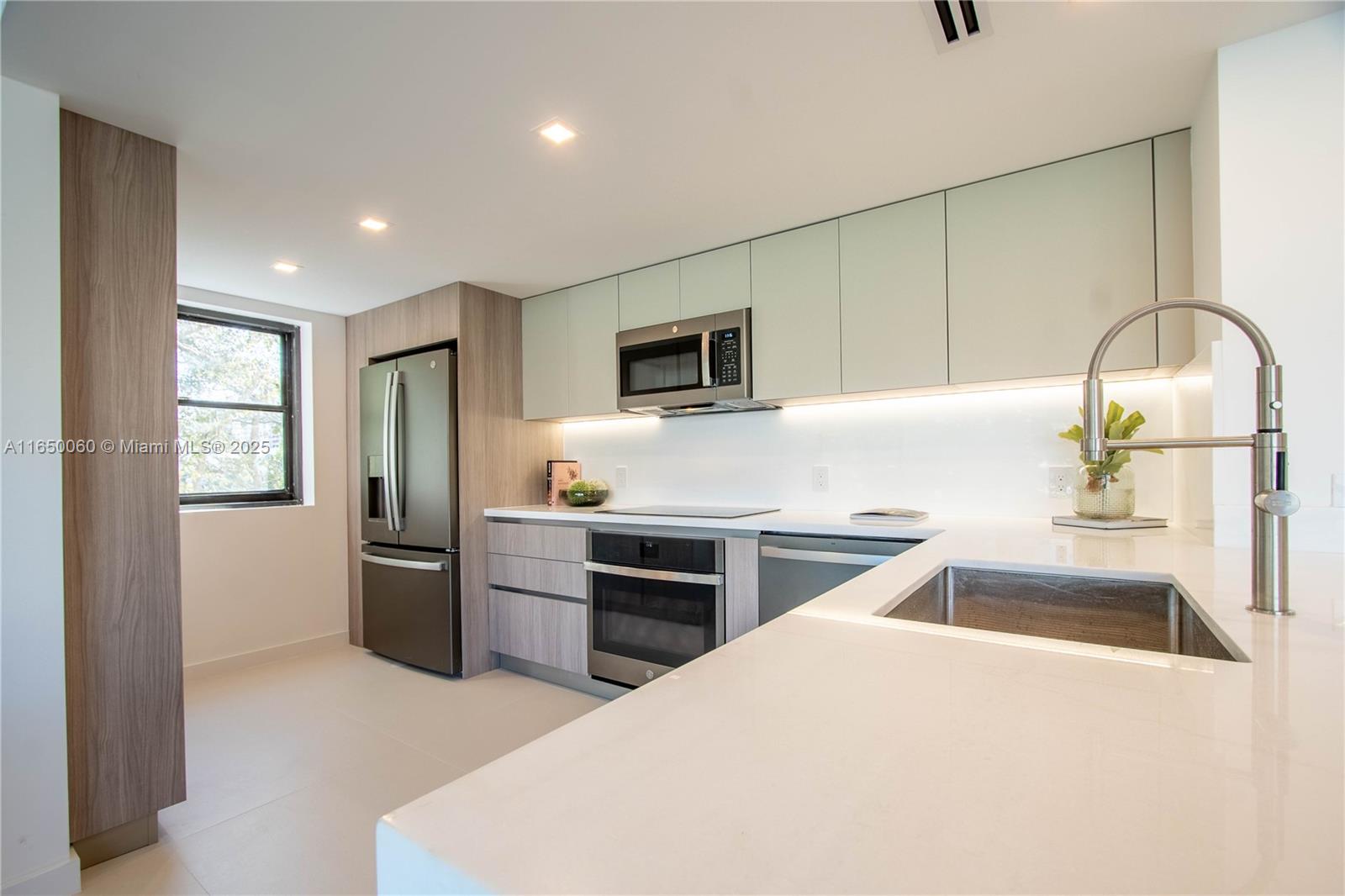 150 SUNRISE DRIVE CONDO - Residential