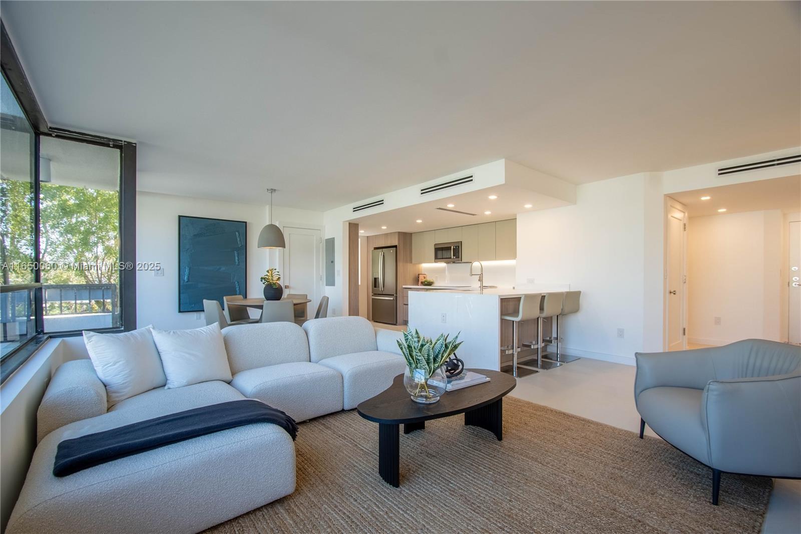 Property for Sale at 150 Sunrise Dr 4B, Key Biscayne, Miami-Dade County, Florida - Bedrooms: 2 
Bathrooms: 2  - $1,090,000