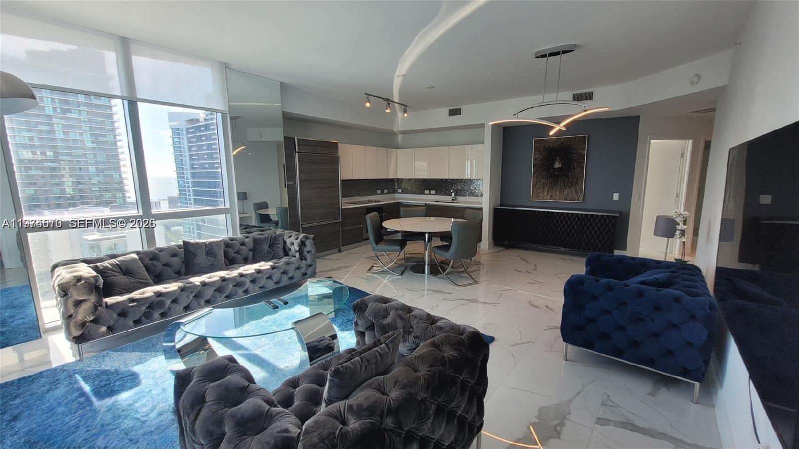 1100 MILLECENTO RESIDENCE - Residential