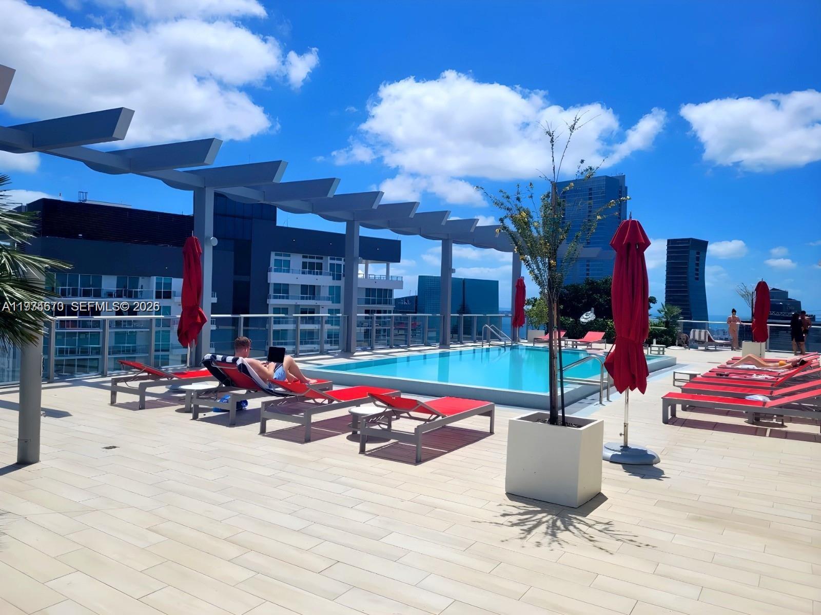 1100 MILLECENTO RESIDENCE - Residential