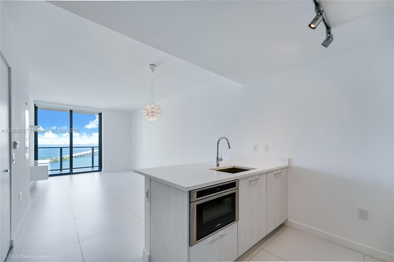 PARAISO BAYVIEWS CONDO - Residential Lease