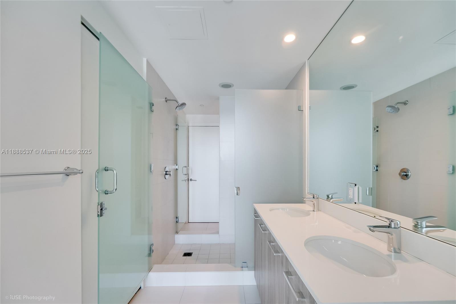 PARAISO BAYVIEWS CONDO - Residential Lease