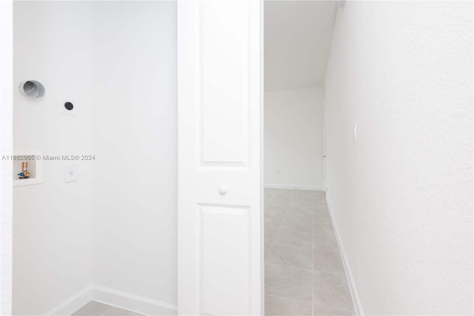 KEYS-GATE NO 1 - Residential Lease