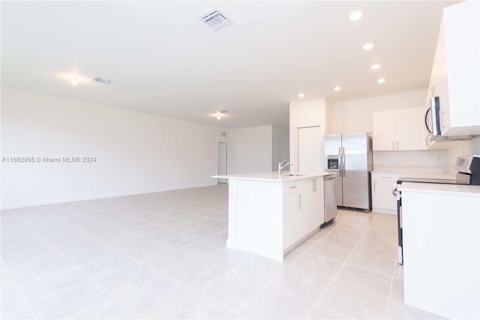 KEYS-GATE NO 1 - Residential Lease