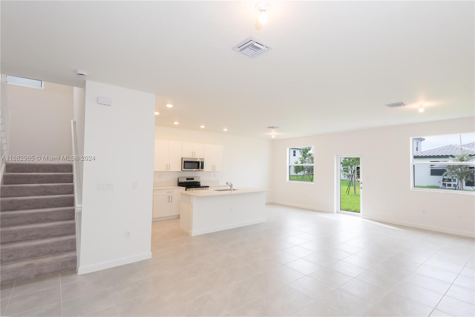 KEYS-GATE NO 1 - Residential Lease