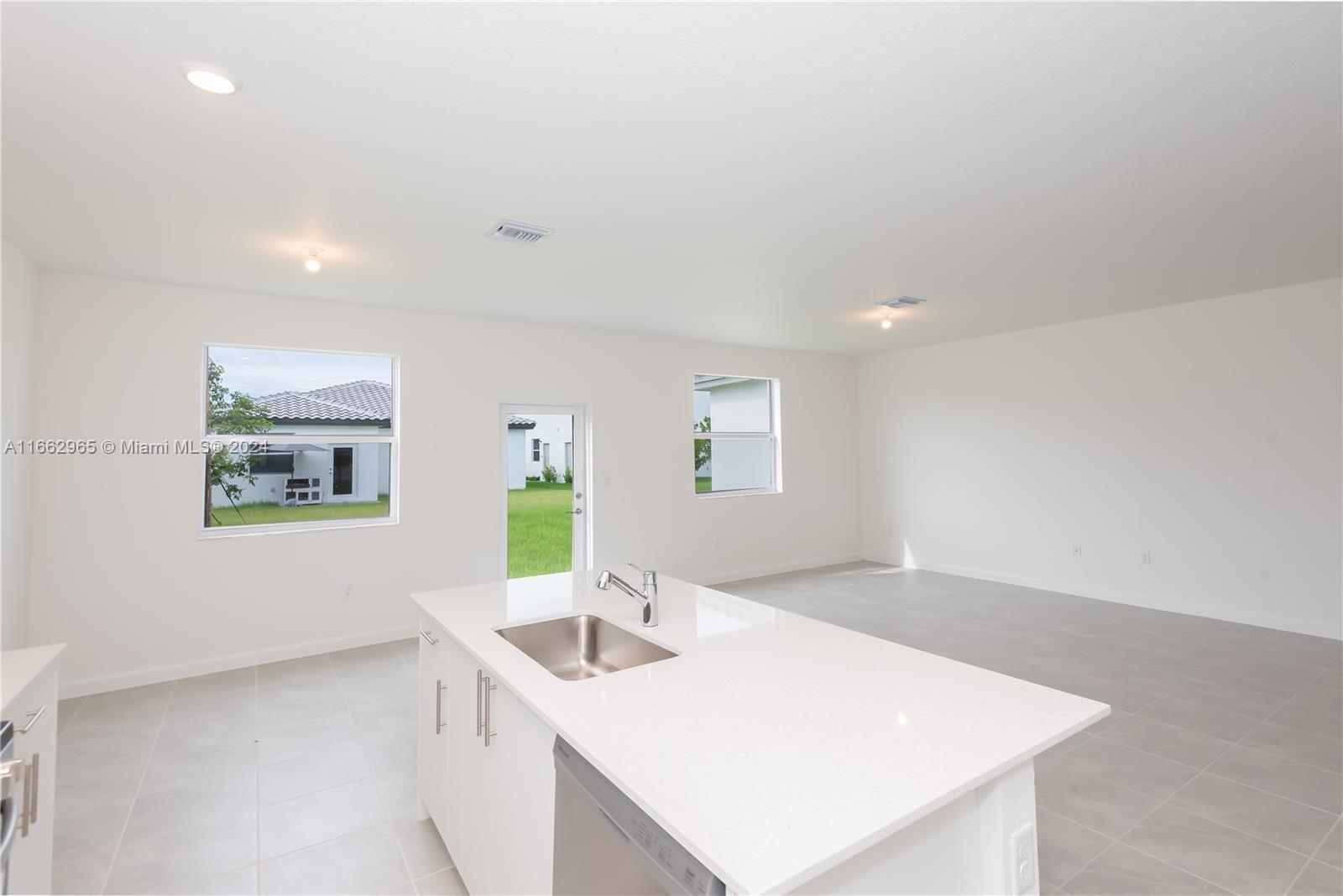 KEYS-GATE NO 1 - Residential Lease