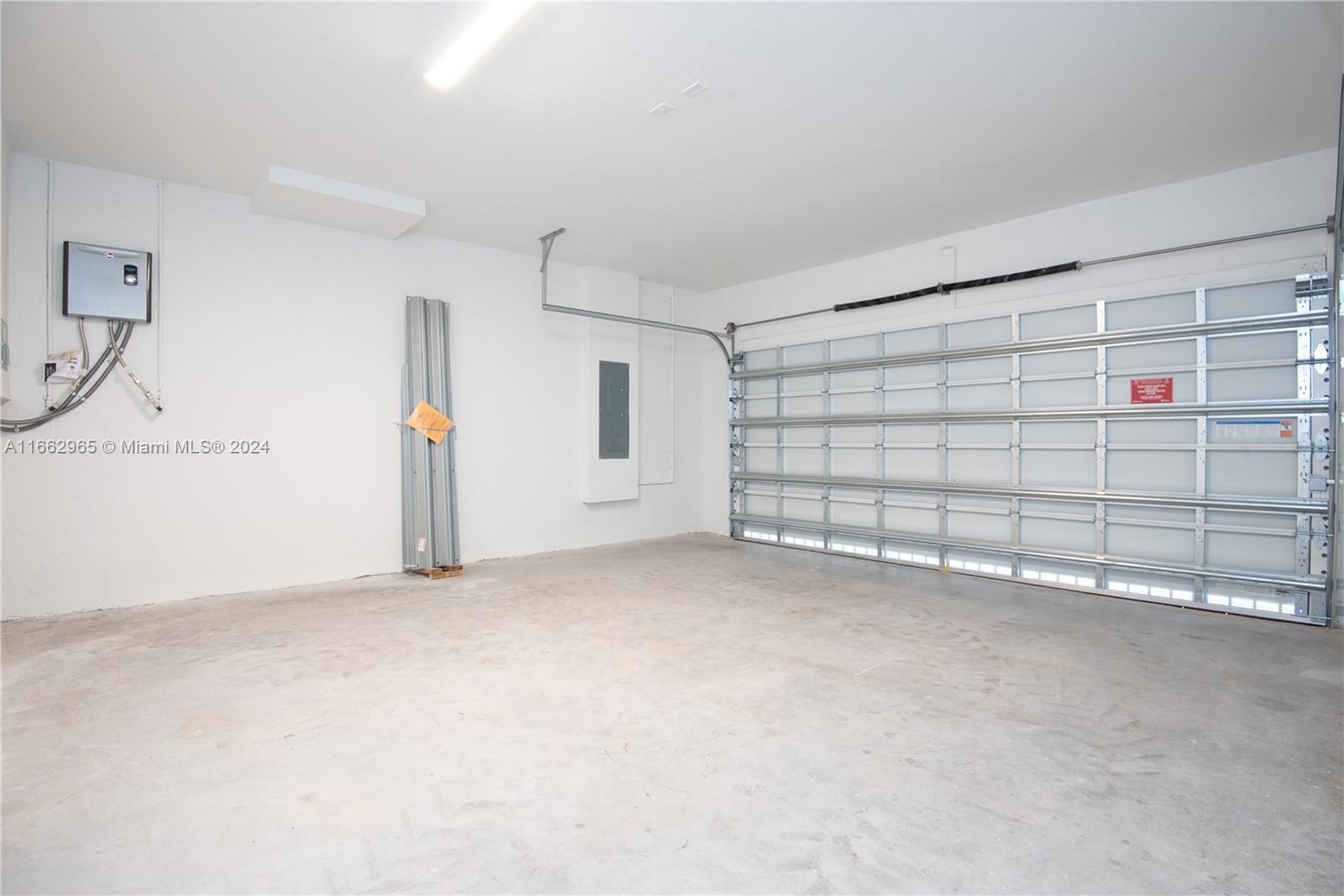 KEYS-GATE NO 1 - Residential Lease