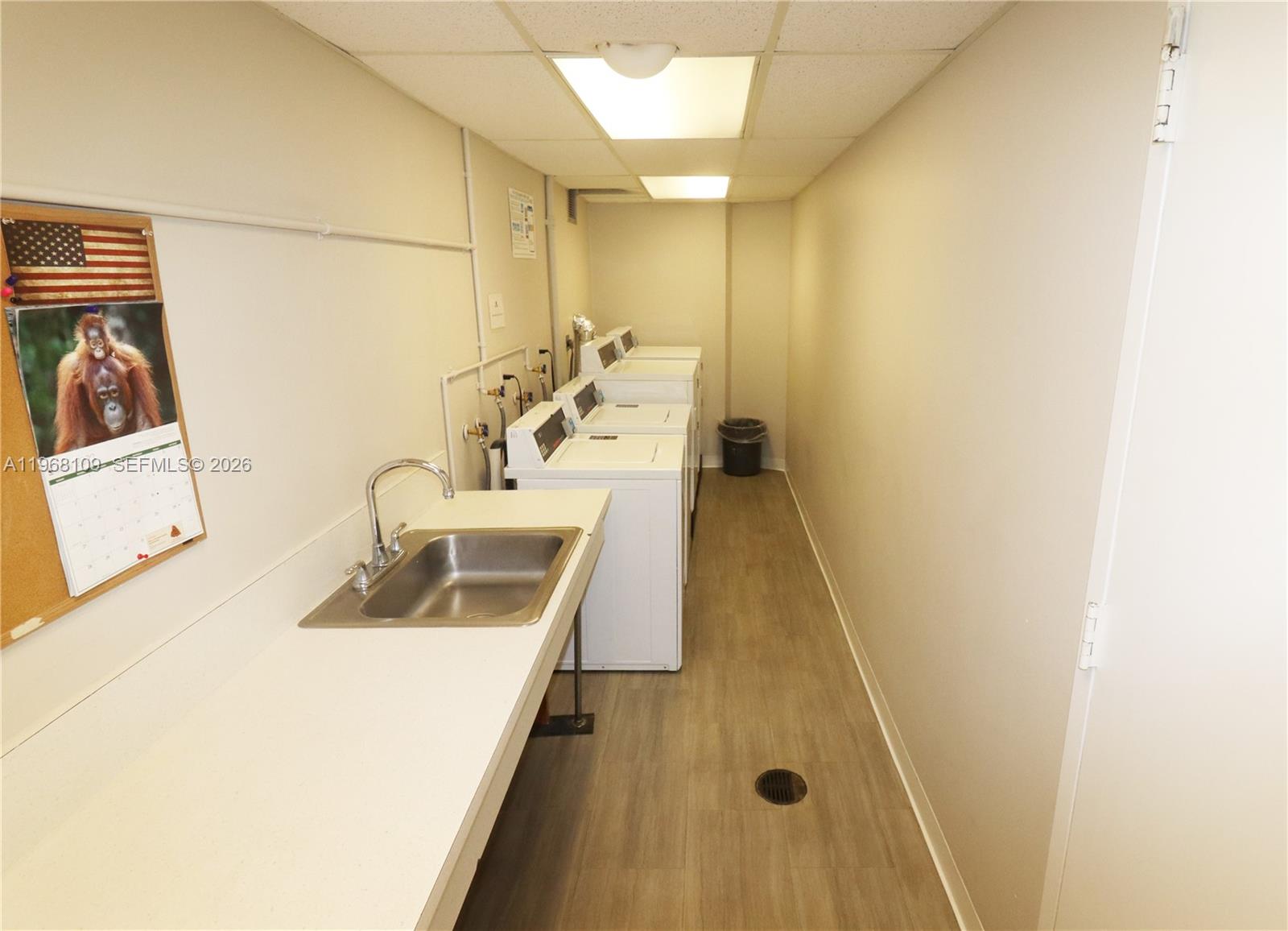 RIVER REACH CONDOMINIUM V - Residential Lease