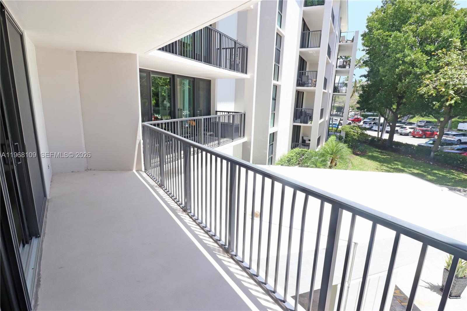 RIVER REACH CONDOMINIUM V - Residential Lease