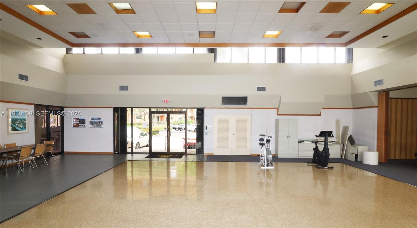 RIVER REACH CONDOMINIUM V - Residential Lease