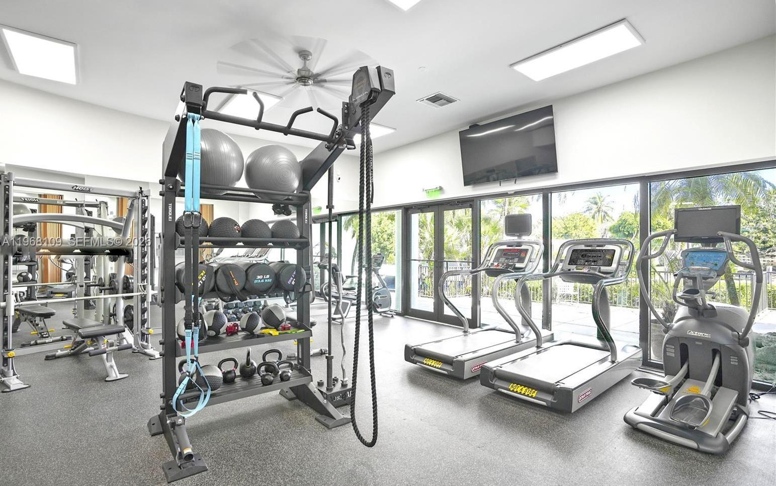 RIVER REACH CONDOMINIUM V - Residential Lease