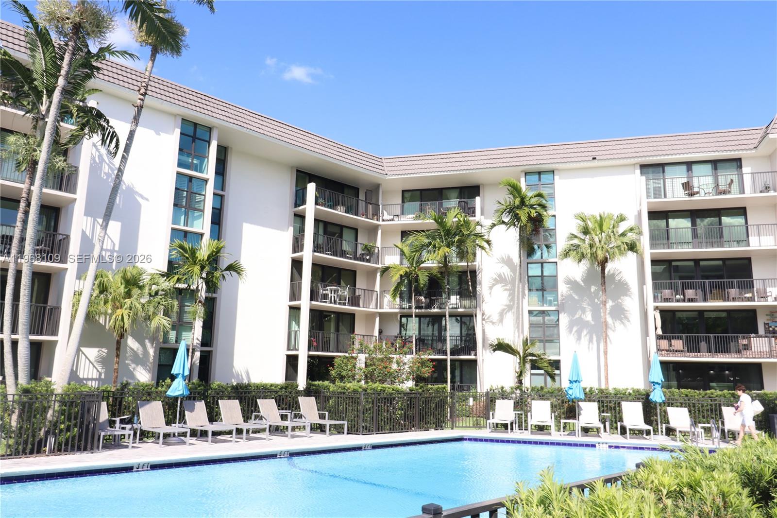 RIVER REACH CONDOMINIUM V - Residential Lease