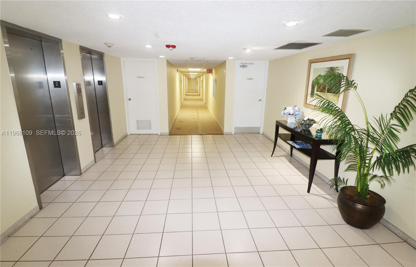 RIVER REACH CONDOMINIUM V - Residential Lease